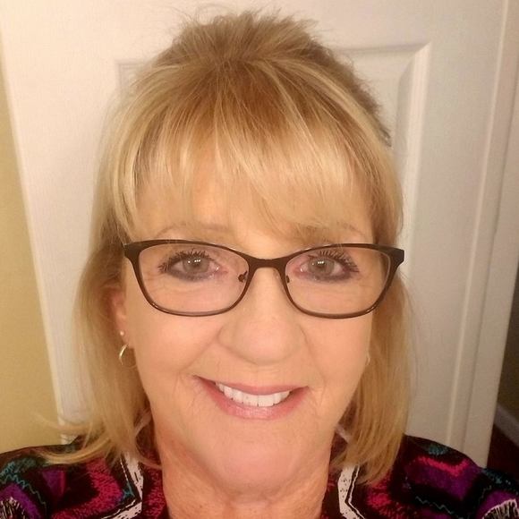 Meet your Posher, Deborah - Picture 1 of 1